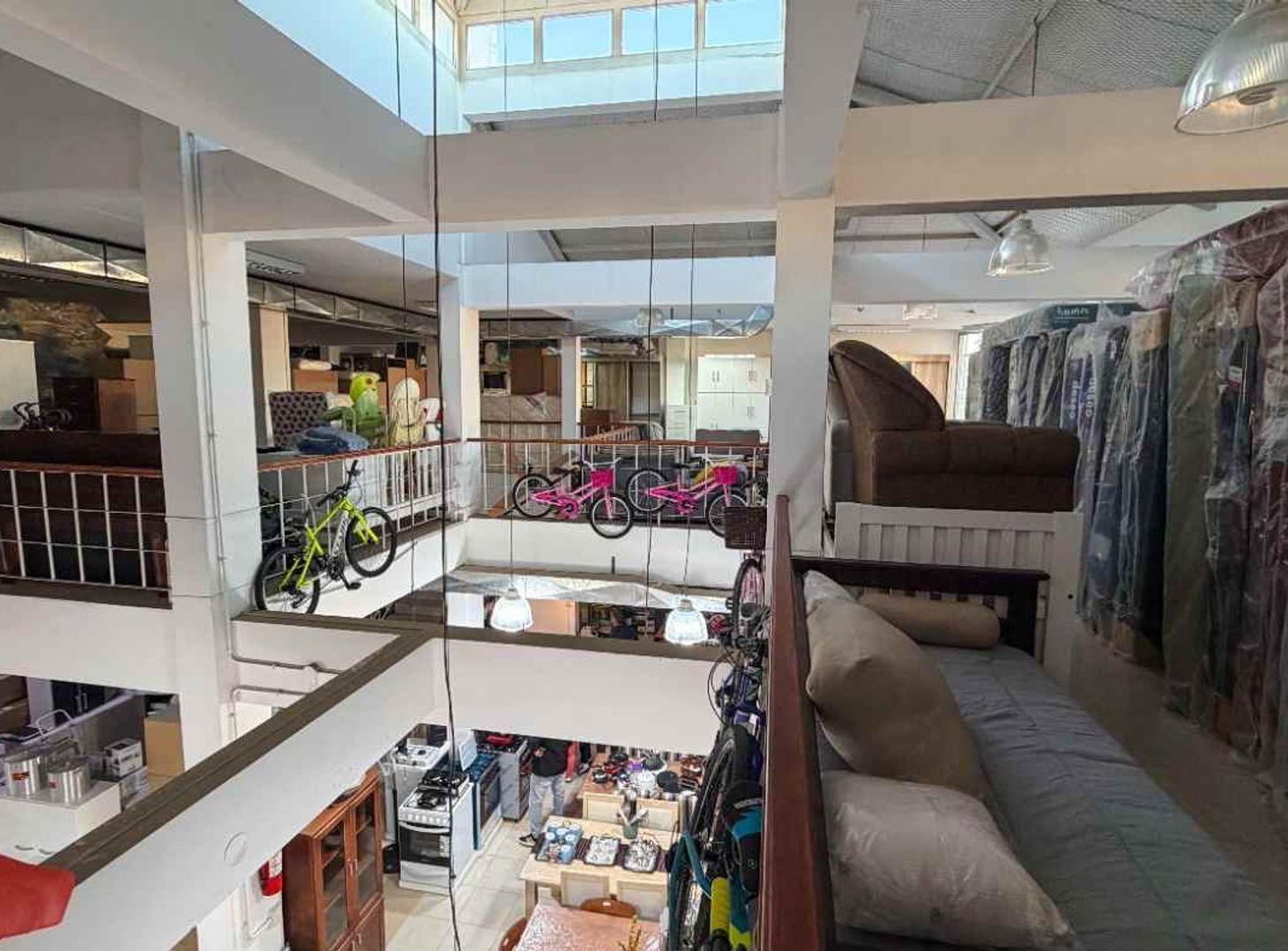 Foto de Local comercial en esquina de 3 avenidas, imagen 5