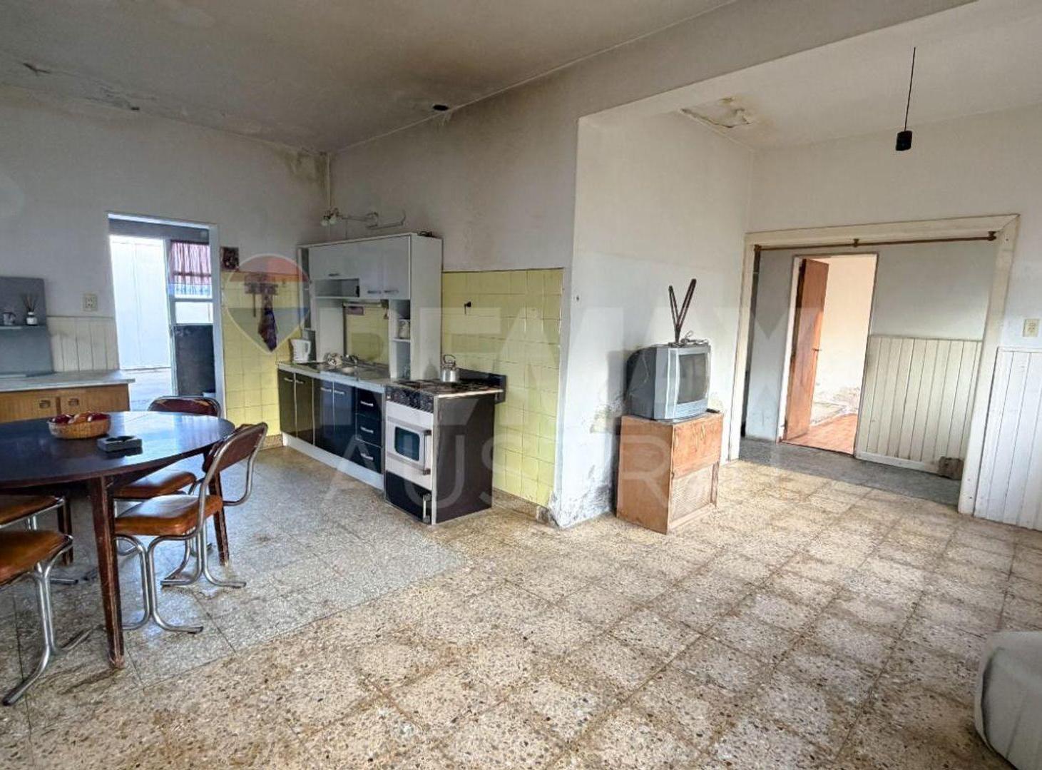 Foto de Casa en esquina. Barrio Pueyrredón, con Taller, imagen 4