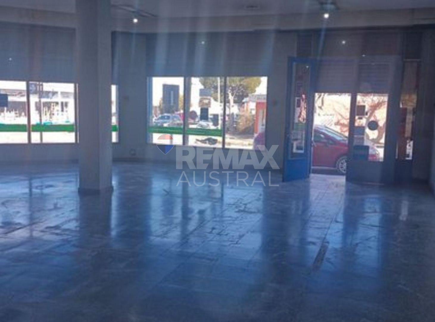 Foto de LOCAL EN ESQUINA EN EXCELENTE UBICACION - CENTRO, imagen 2
