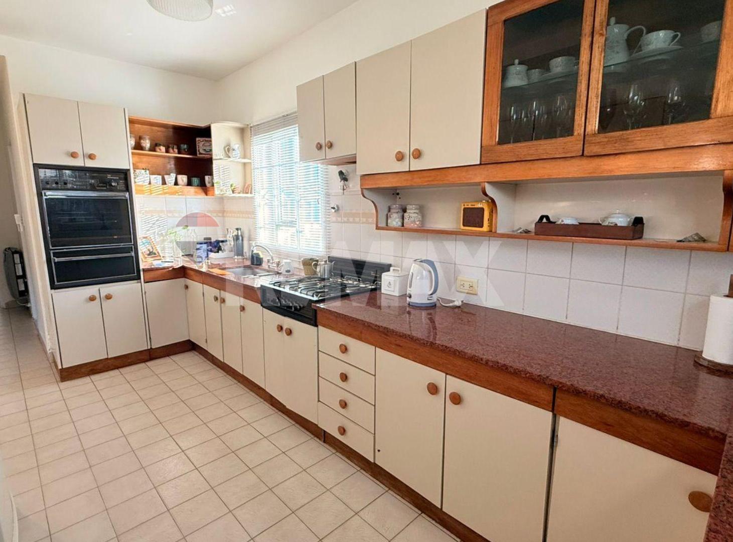 Foto de CASA 4 DORMITORIOS BARRIO PUEYRREDON, imagen 4