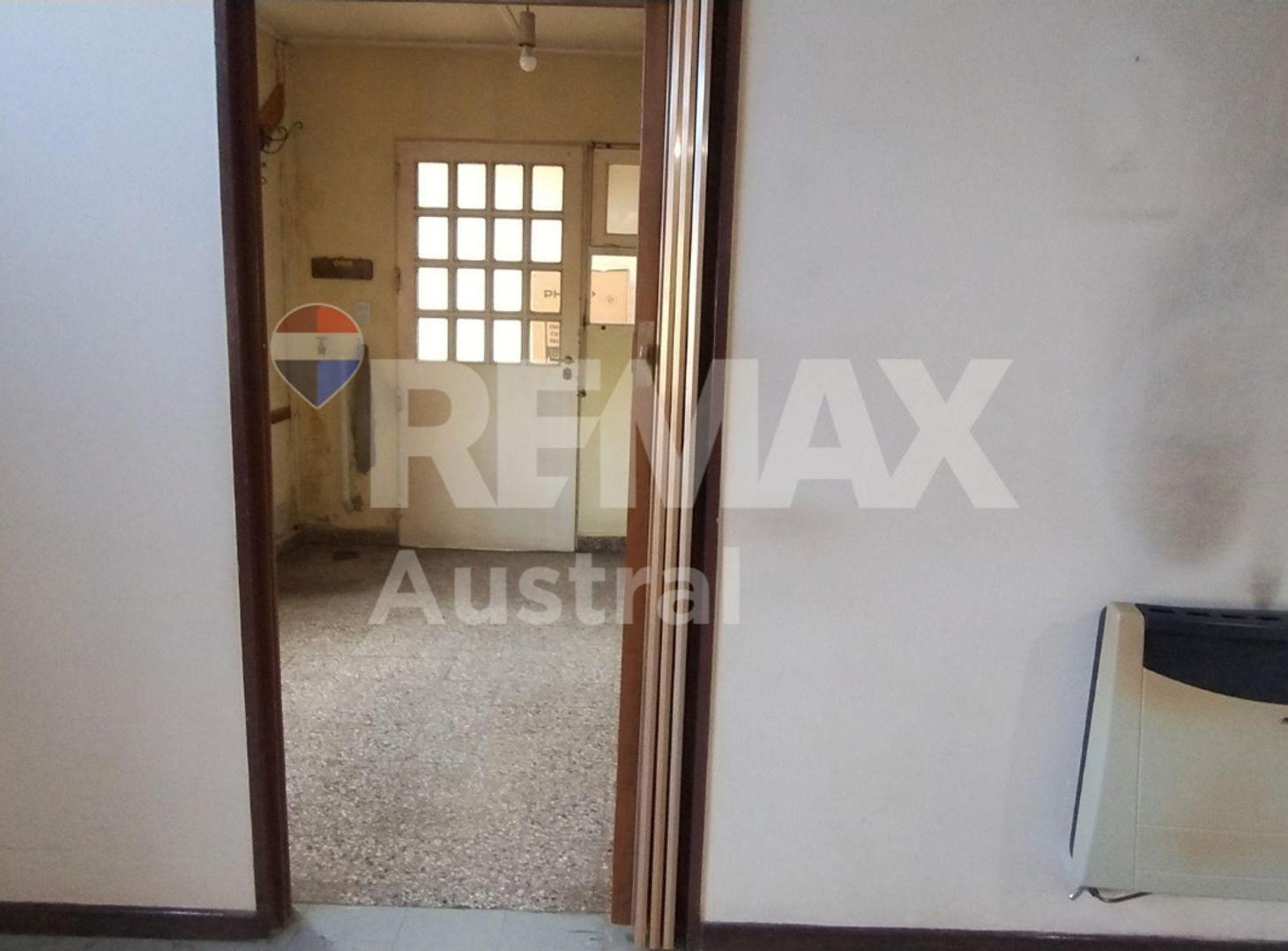 Foto de CASA 3 Dormitorios a Refaccionar- B° Roca, imagen 3