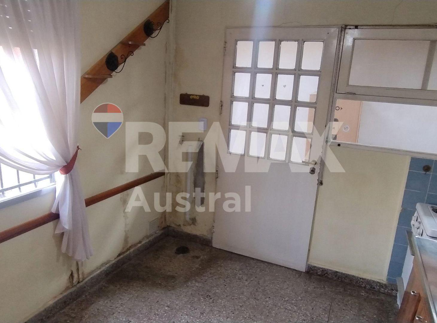 Foto de CASA 3 Dormitorios a Refaccionar- B° Roca, imagen 4