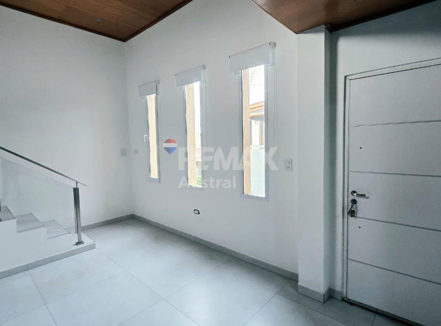 Foto de VENTA Casa | 6 Amb. | 248 m² | Gas | Agua Propia, imagen 3