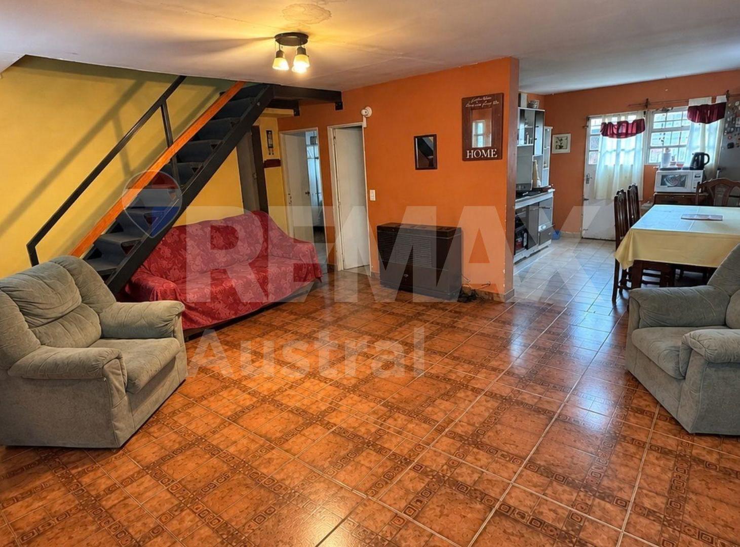 Foto de CASA 4 DORMITORIOS ISIDRO QUIROGA, imagen 2