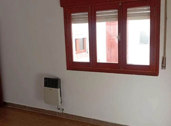 DOS DORMITORIOS IMPECABLE CON PATIO EN BARRIO PUEYRREDON 5