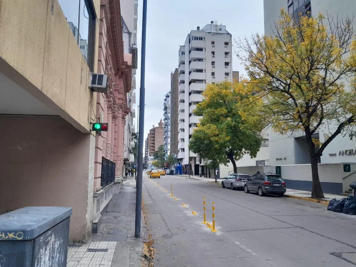 MONOAMBIENTE AMPLIO CON GRAN PLACARD, A/ACONDICIONADO Y MUY BIEN EQUIPADO. 3