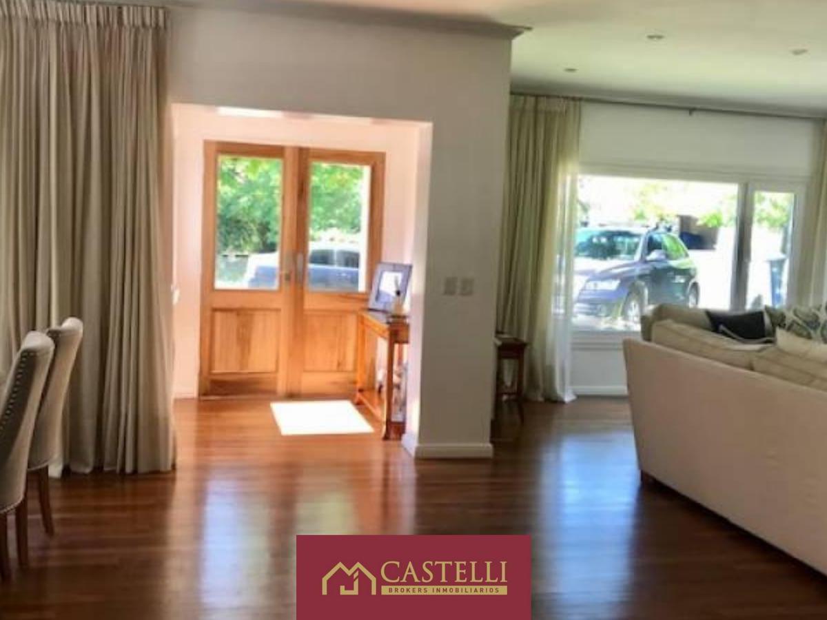 Casa de 5 dormitorios en Venta Ayres de Pilar