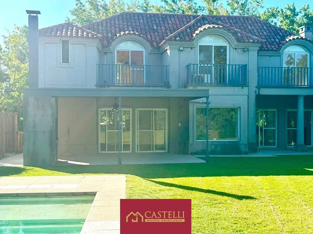 CASA EN VENTA AYRES DE PILAR 2