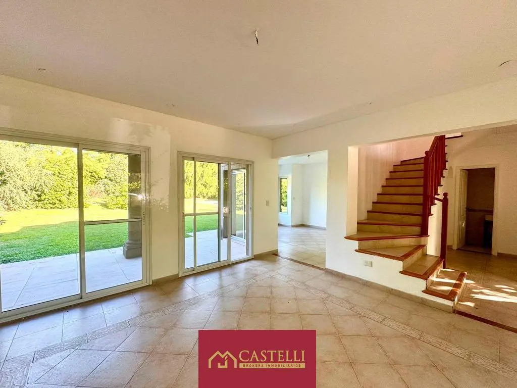 CASA EN VENTA AYRES DE PILAR 5