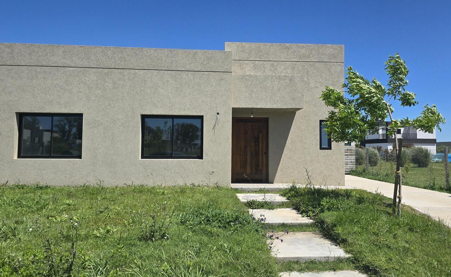 Casa en Santa Elisa Pilar del Este, 4 ambientes