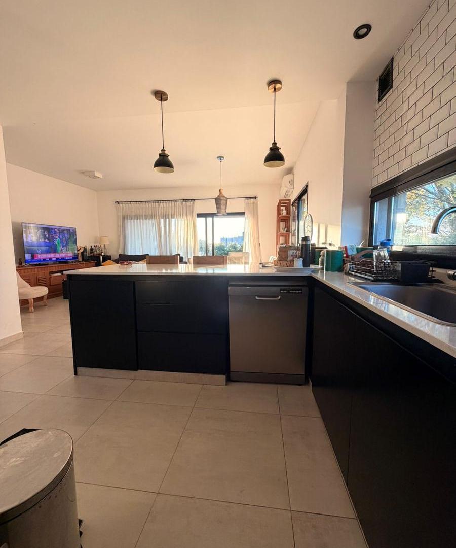 Foto de Casa en venta y alquiler en Santa Elena 4 ambientes, imagen 3