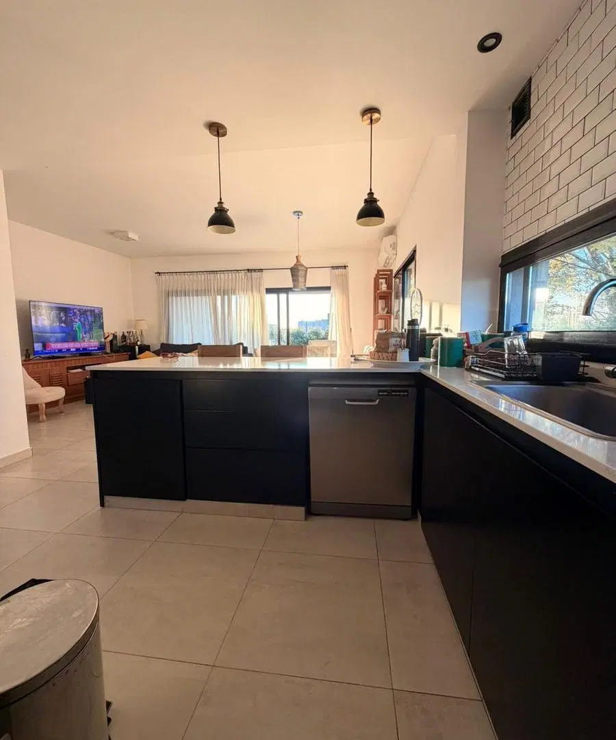 Casa en venta y alquiler en Santa Elena 4 ambientes 3