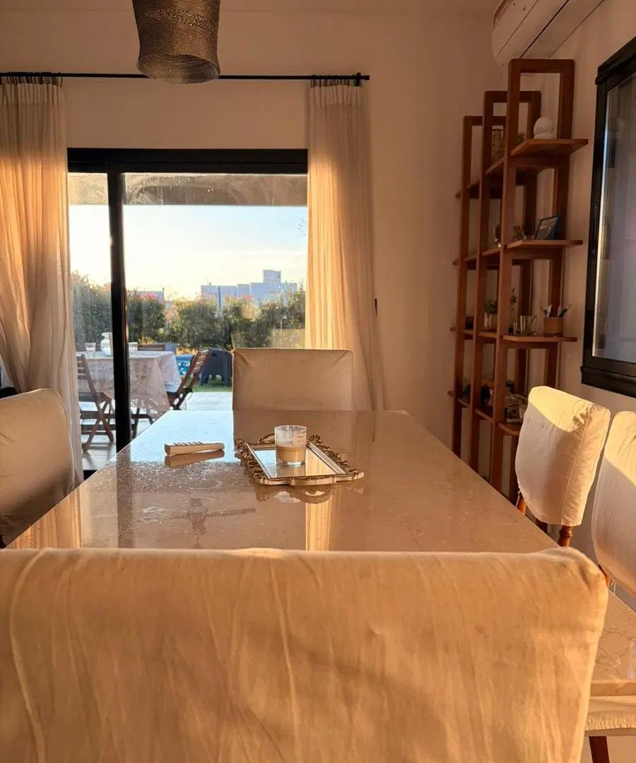 Casa en venta y alquiler en Santa Elena 4 ambientes 4