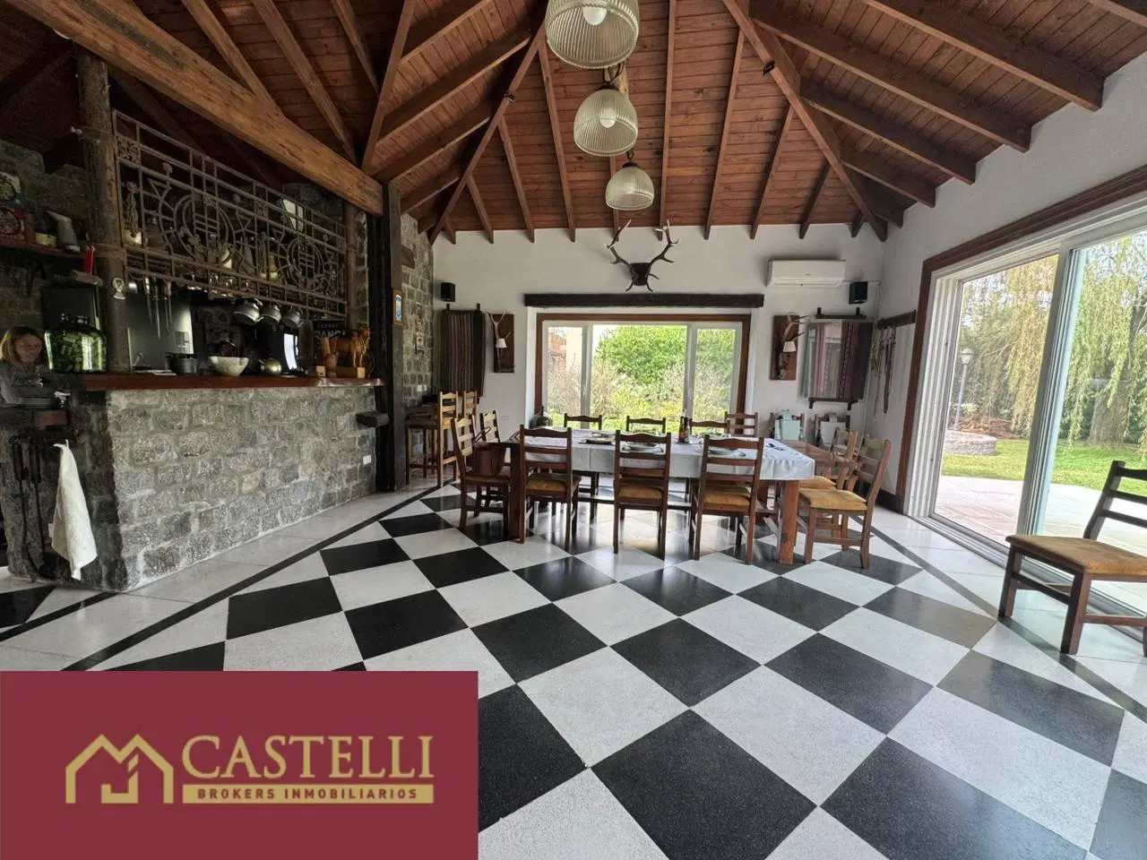 Casa en venta de 7 ambientes en Ayres de Pilar 4