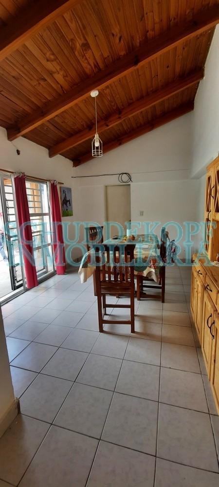 Foto de CASA 3 DORMITORIOS - B° MERCANTILES - PLOTTIER, imagen 4