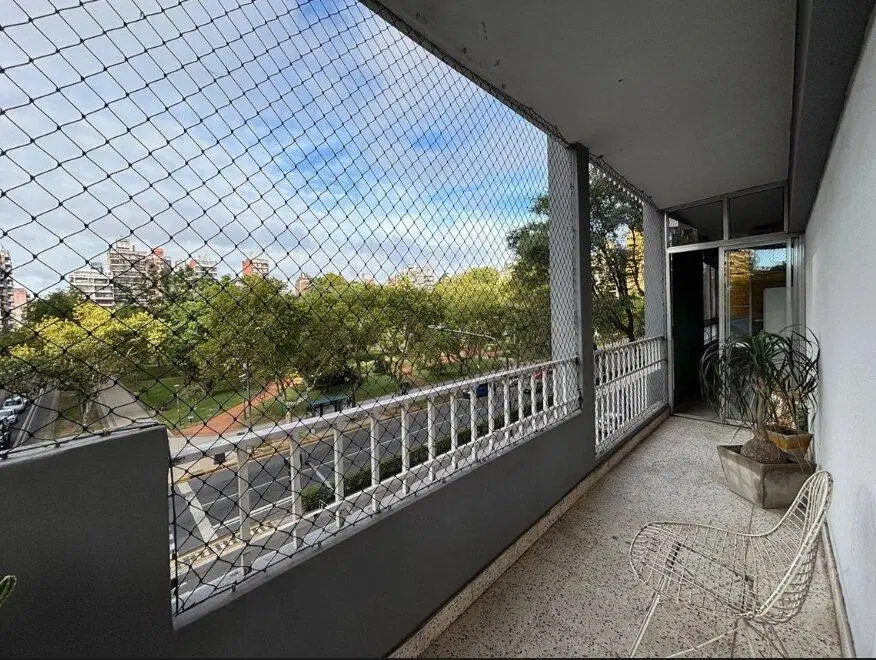 Departamento en Venta 4 Dorm. Frente a Plaza Lopez 2