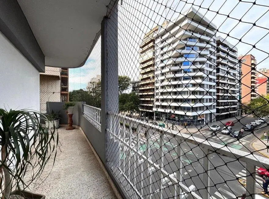 Departamento en Venta 4 Dorm. Frente a Plaza Lopez 3