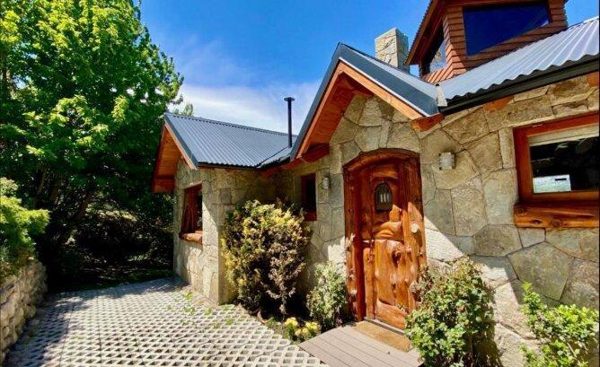 Foto de Vivir entre montañas y comodidad. Casa en barrio Cerrado con 4 dorm y, imagen 3