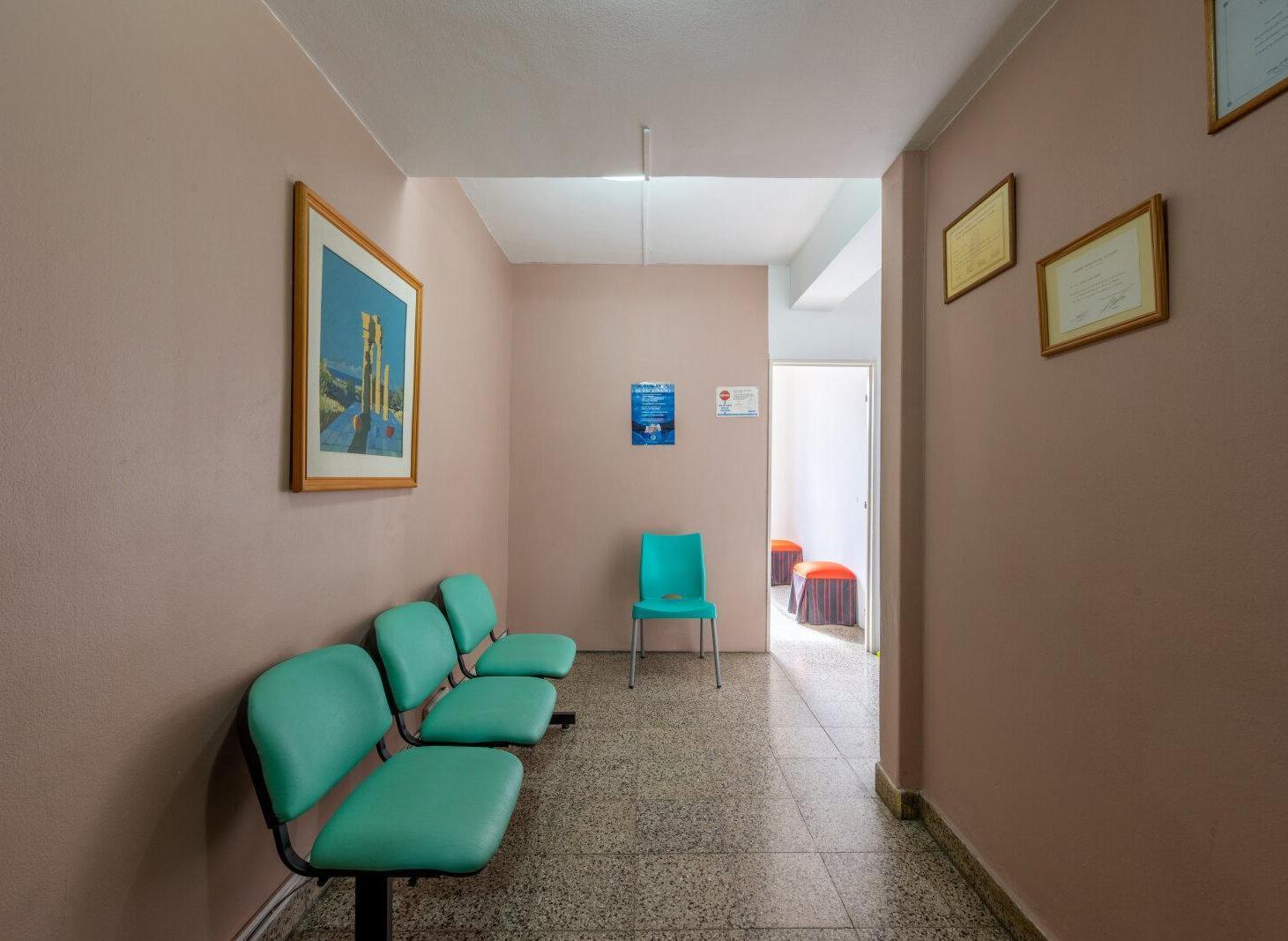 Foto de Venta o Alquiler 3 Oficinas con sala de espera, imagen 3