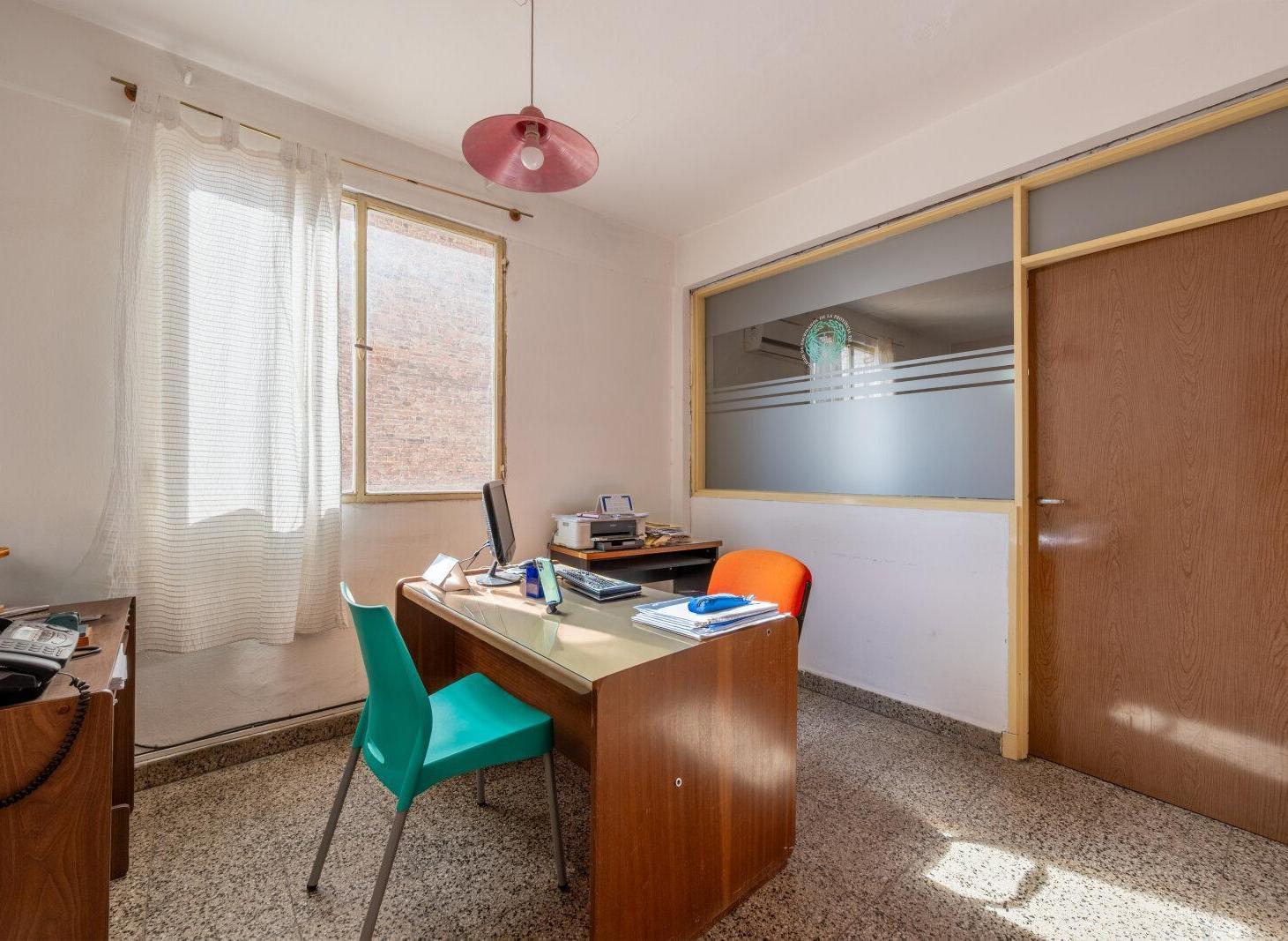 Foto de Venta o Alquiler 3 Oficinas con sala de espera, imagen 2
