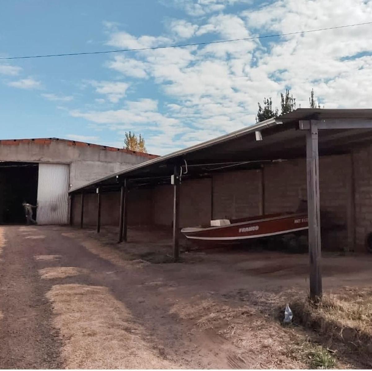 Galpón y Casa de 2 Habitaciones 3