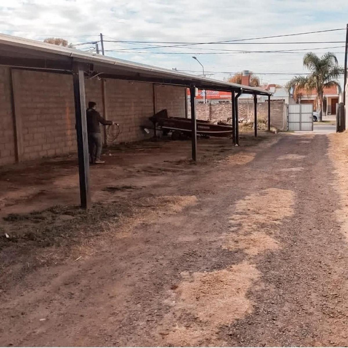 Galpón y casa de 2 habitaciones