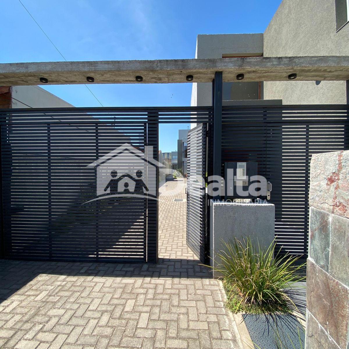 Duplex 2 Dorm. Amueblado con Cochera 3
