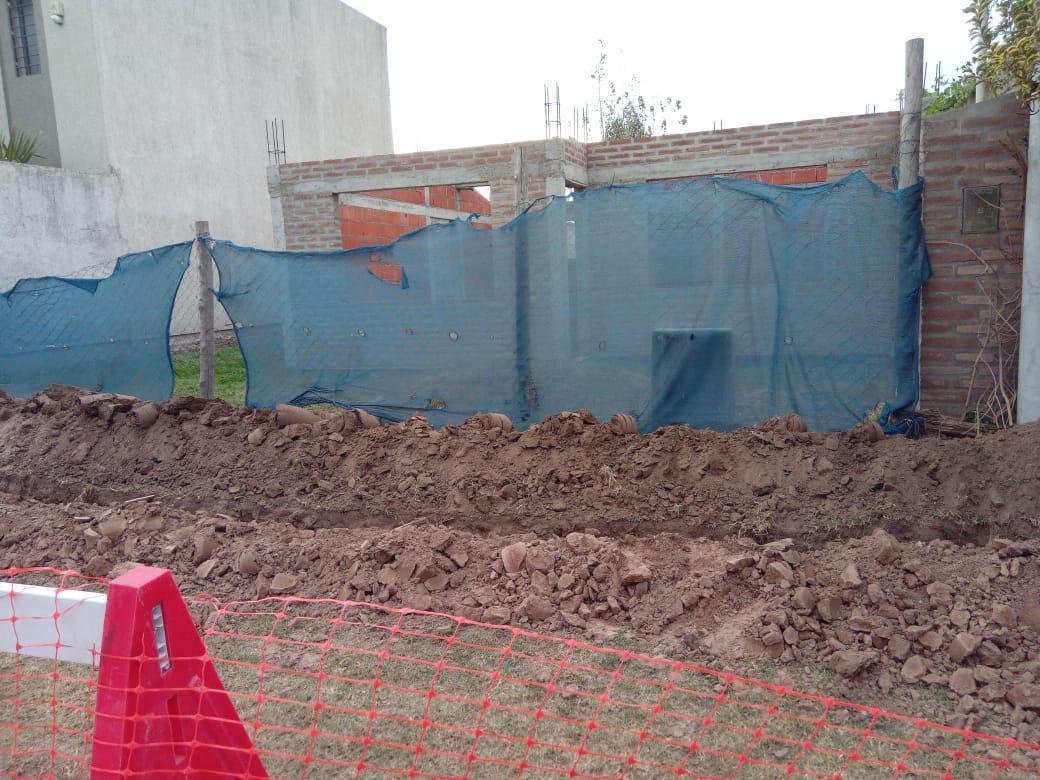 Terreno con construcción en Casteli 1