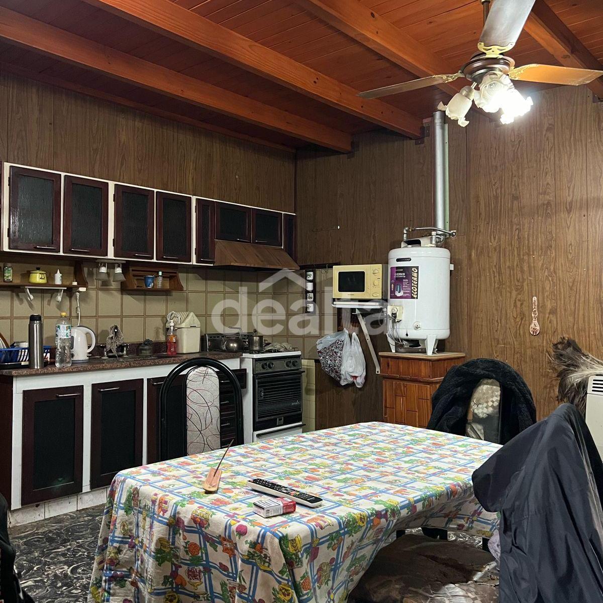 Casa a La Venta de 2 Dorm. con Galpón 5
