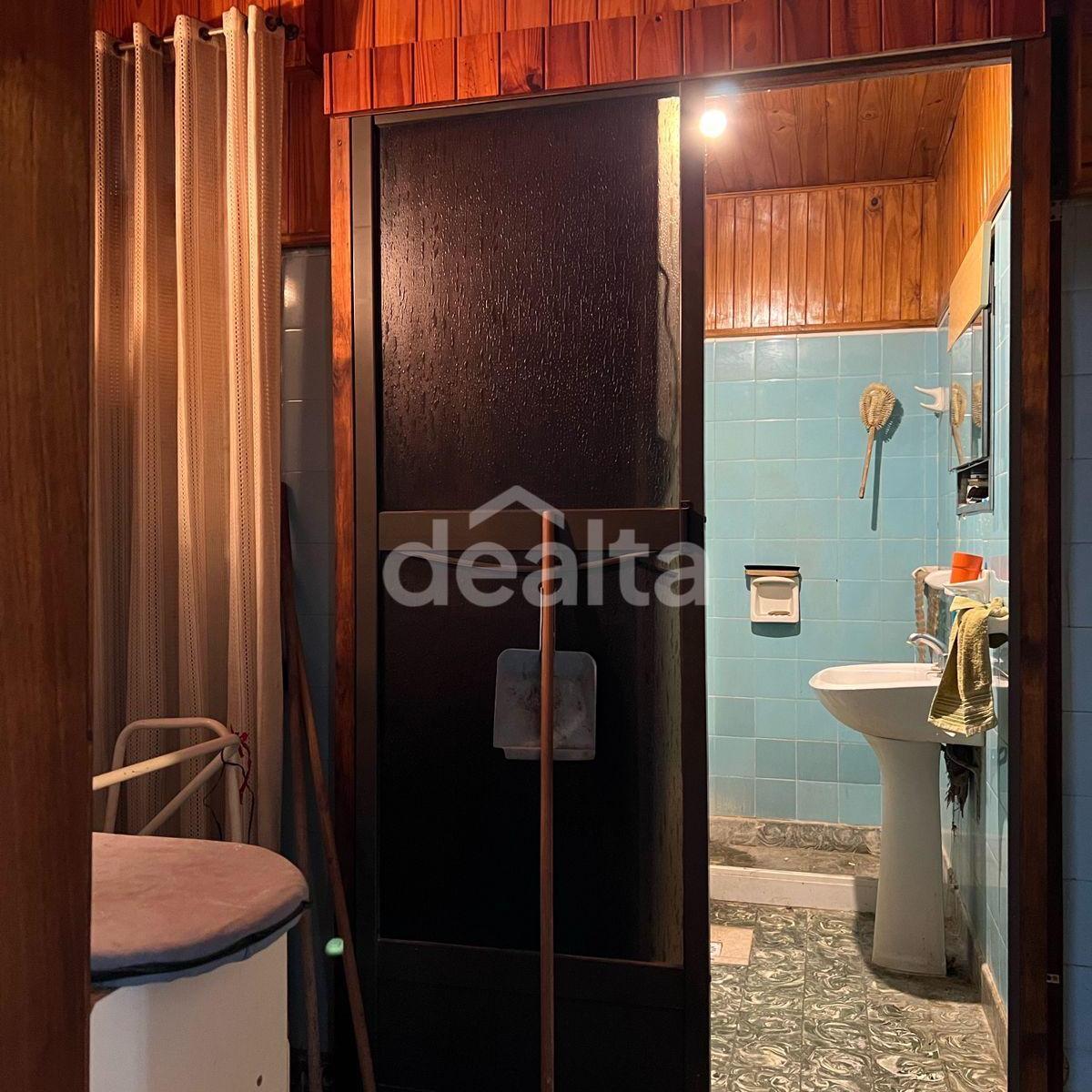 Casa a La Venta de 2 Dorm. con Galpón 4