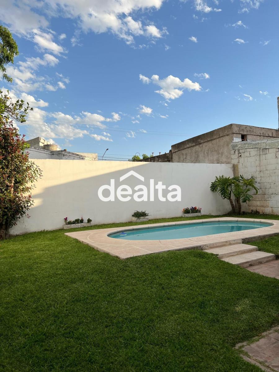Casa de 3 Dorm. en Zona Residencial 5