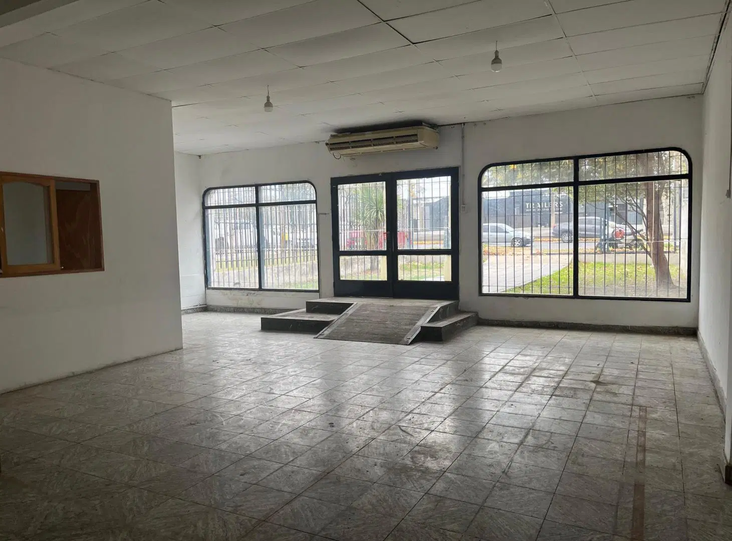 LOCAL COMERCIAL Y GALPONES EN VENTA 3