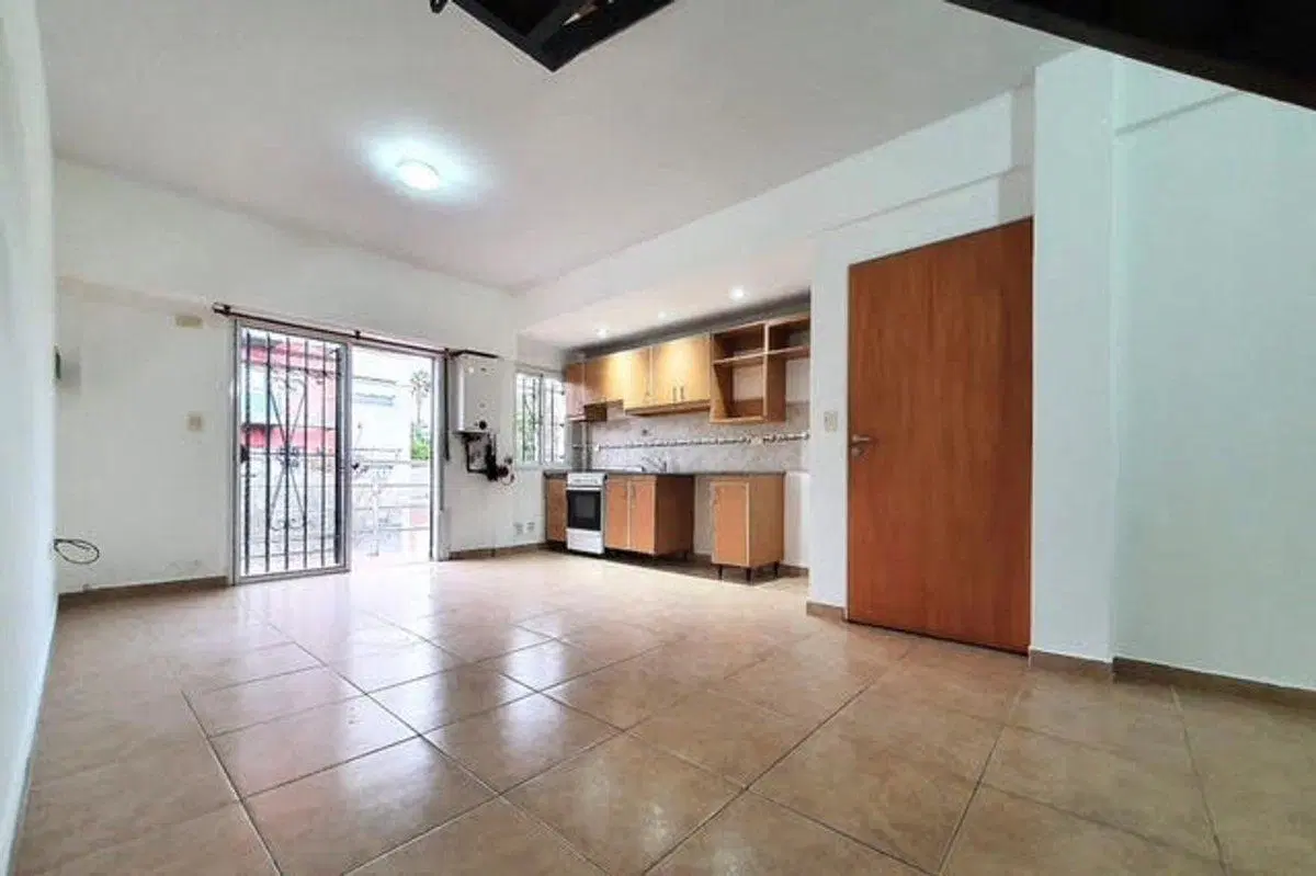 PH EN DUPLEX 2 AMB. 1 ER PISO CON BALCON AL FRENTE 4