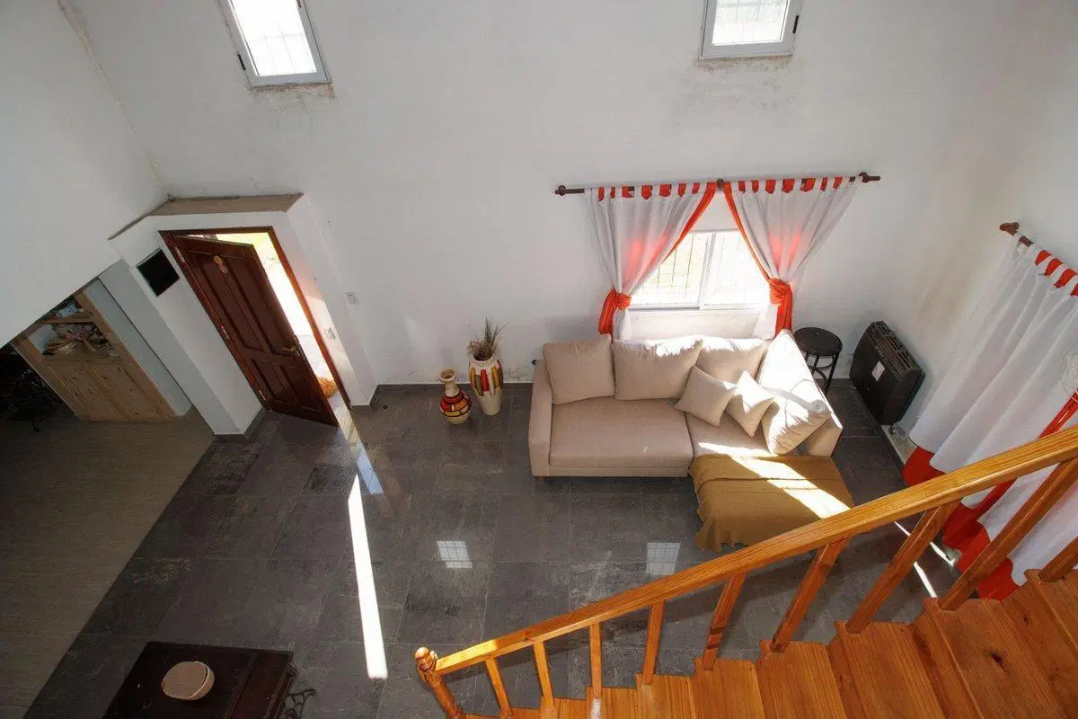 Venta de Casa en Lote Grande 4