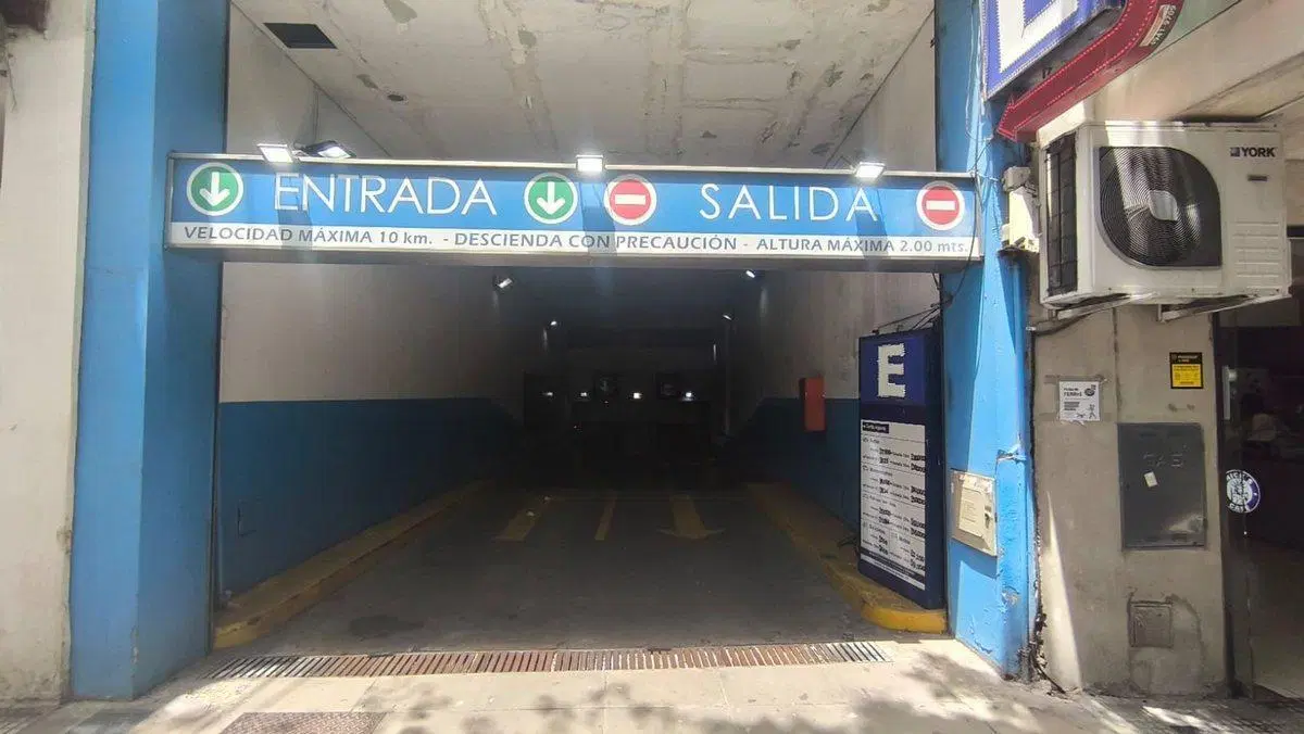 VENTA COCHERA SOBRE AV LAS HERAS EN RECOLETA 2