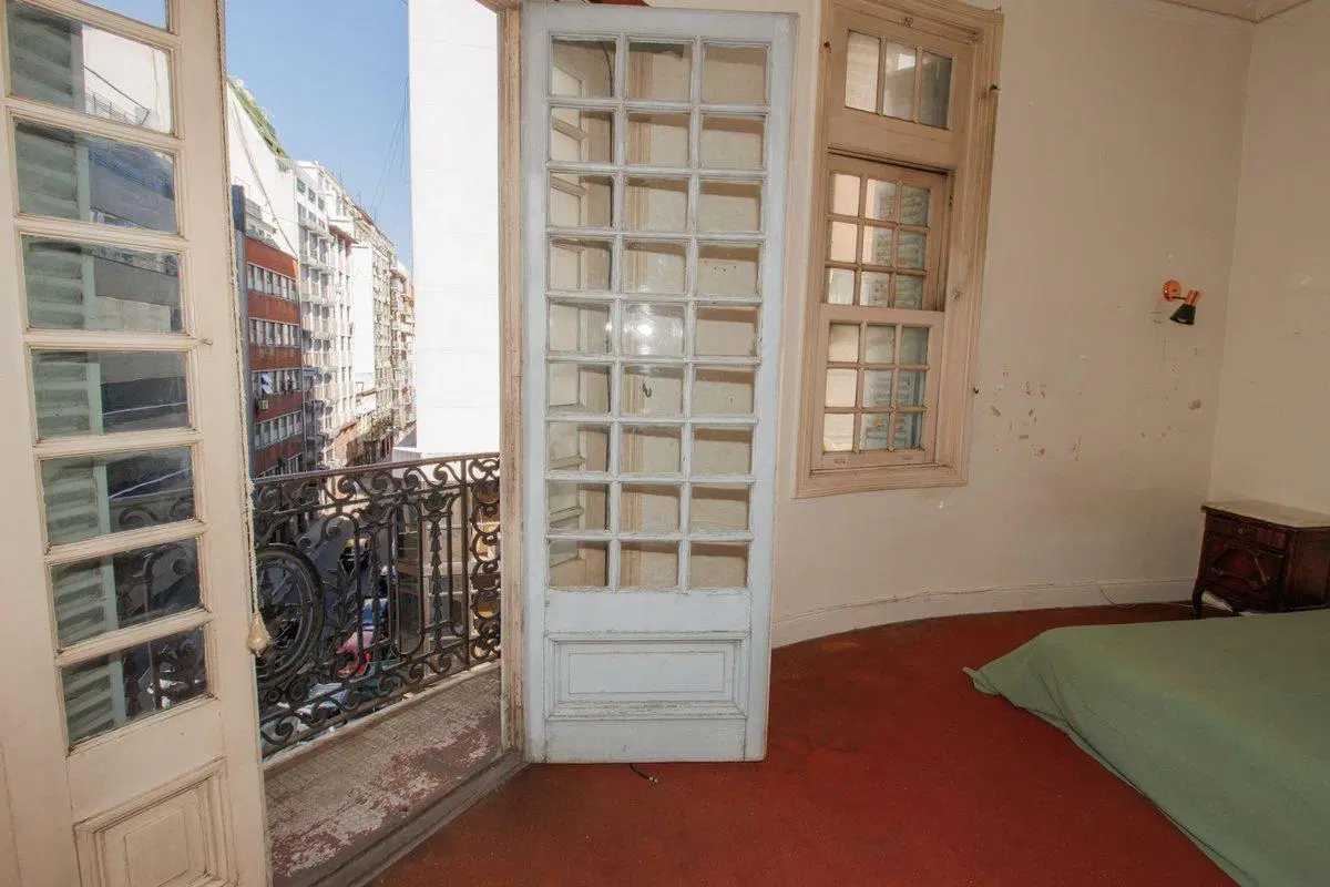Venta Departamento 5 Ambientes Al Frente - CABA 2