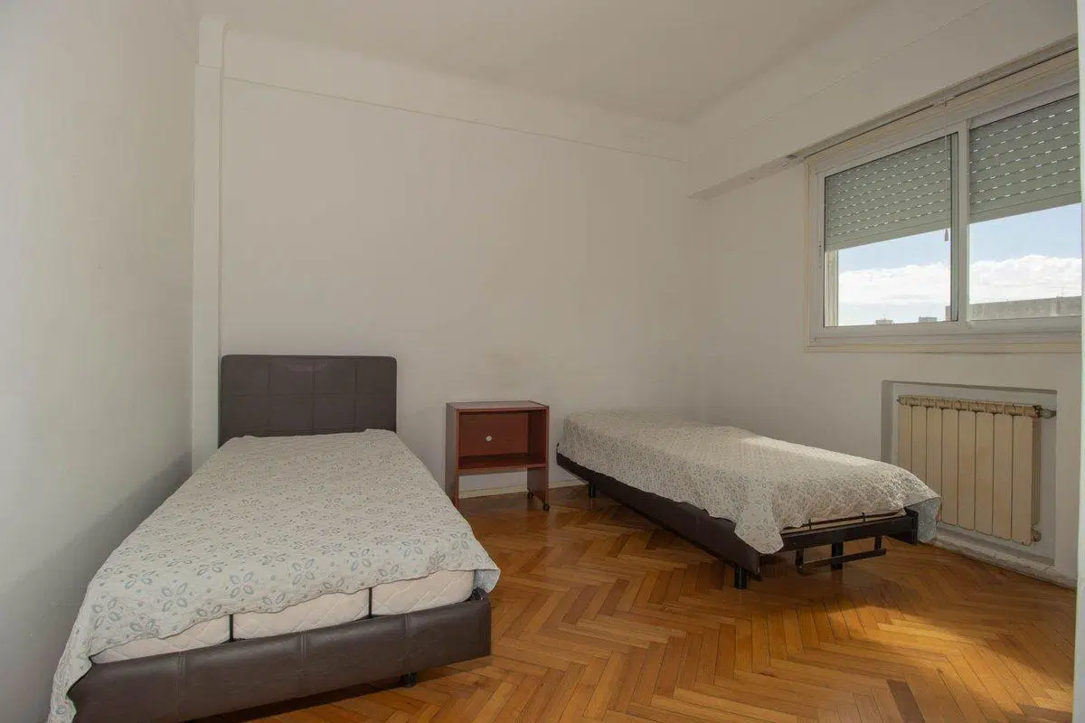 4 Ambientes Refaccionado + cochera opcional CABA 2