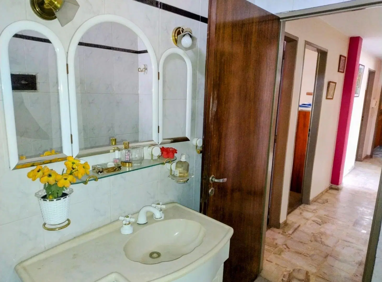 CASA EN LOTE PROPIO CON 3 PROPIEDADES  ENT. INDEP 3