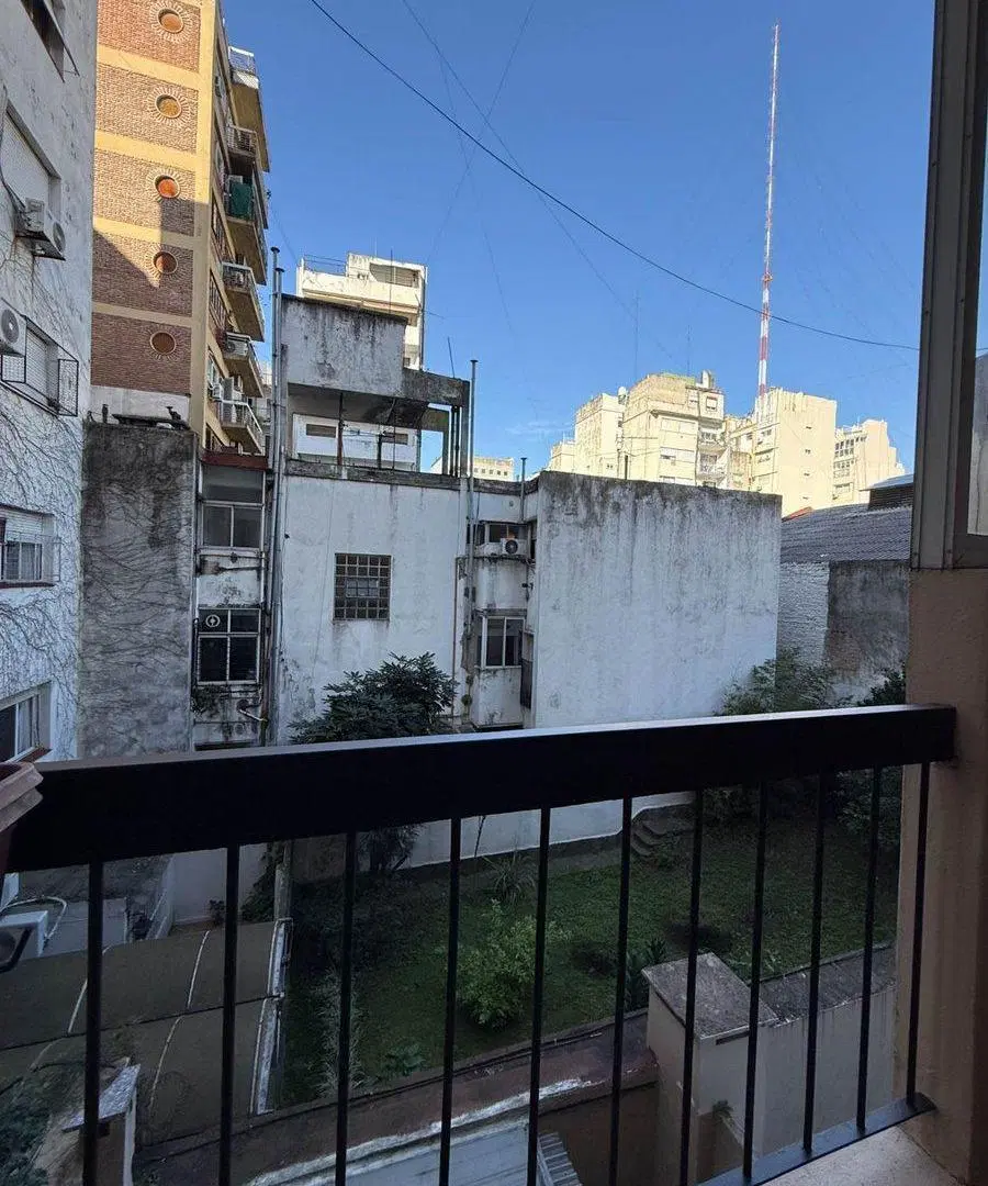 DEPEPARTAMENTO 2 AMB EN RECOLETA 3
