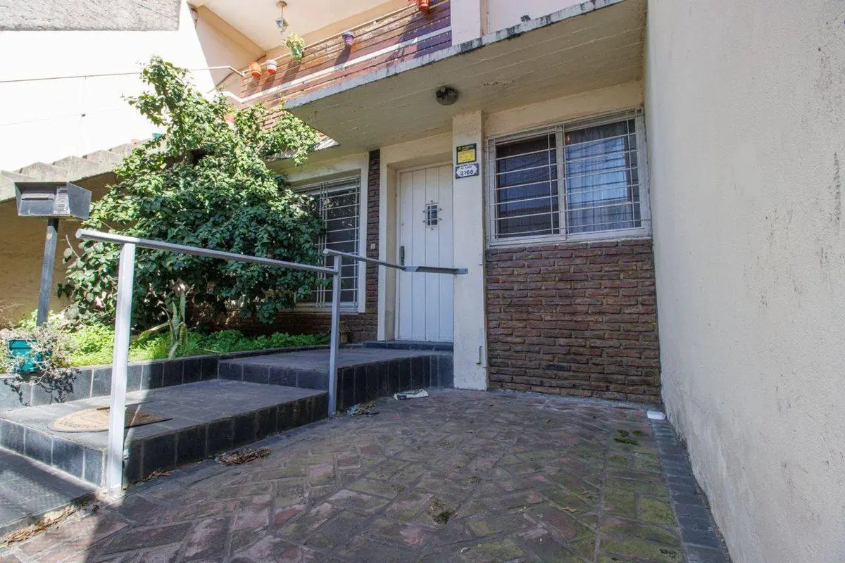 PH 3 AMBIENTES CON JARDIN EN VENTA EN MUNRO 5