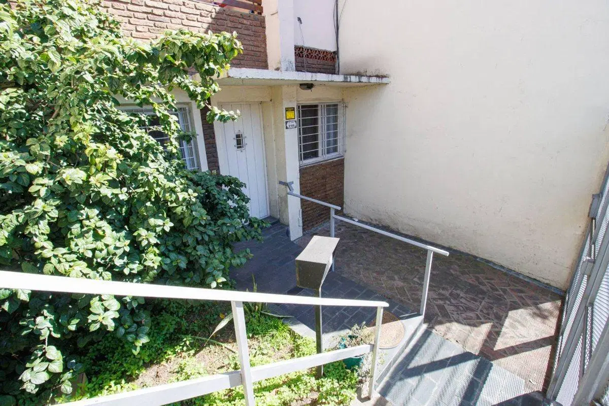 PH 3 AMBIENTES CON JARDIN EN VENTA EN MUNRO 5