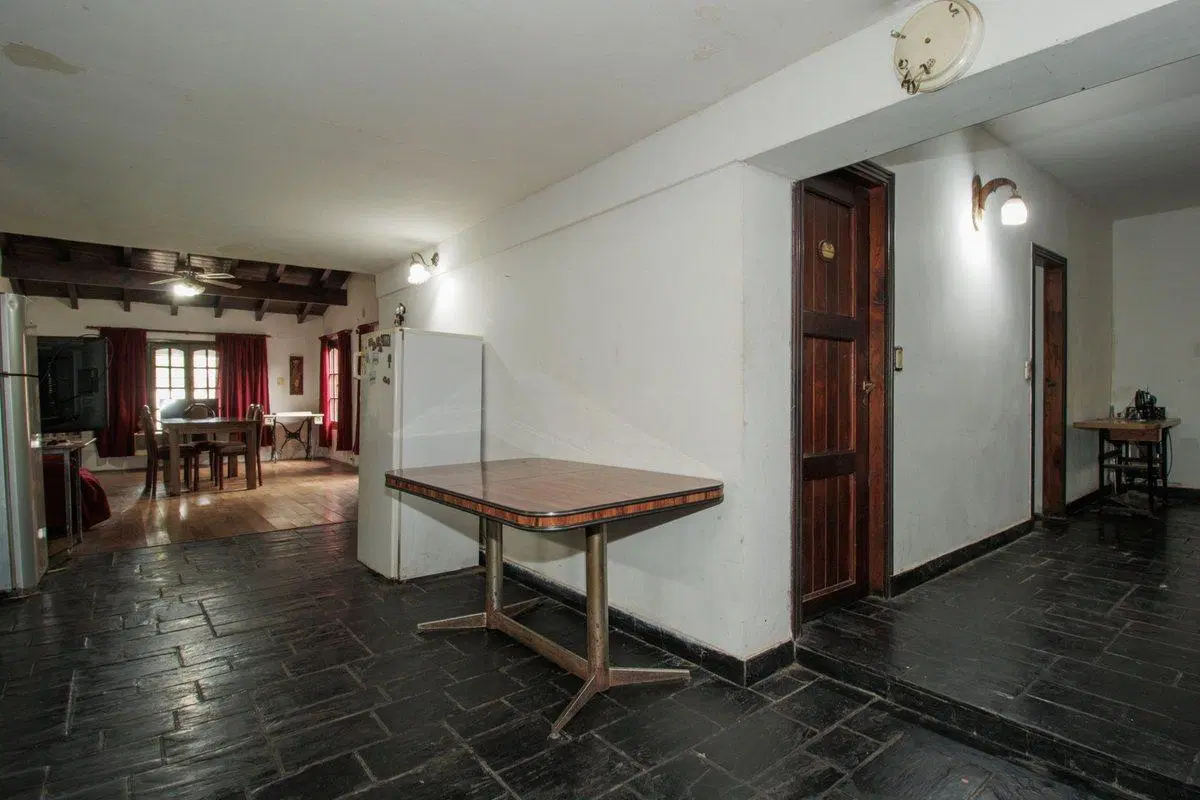 VENTA CASA 4 AMB. PILETA-JARDIN-COCHERA 3