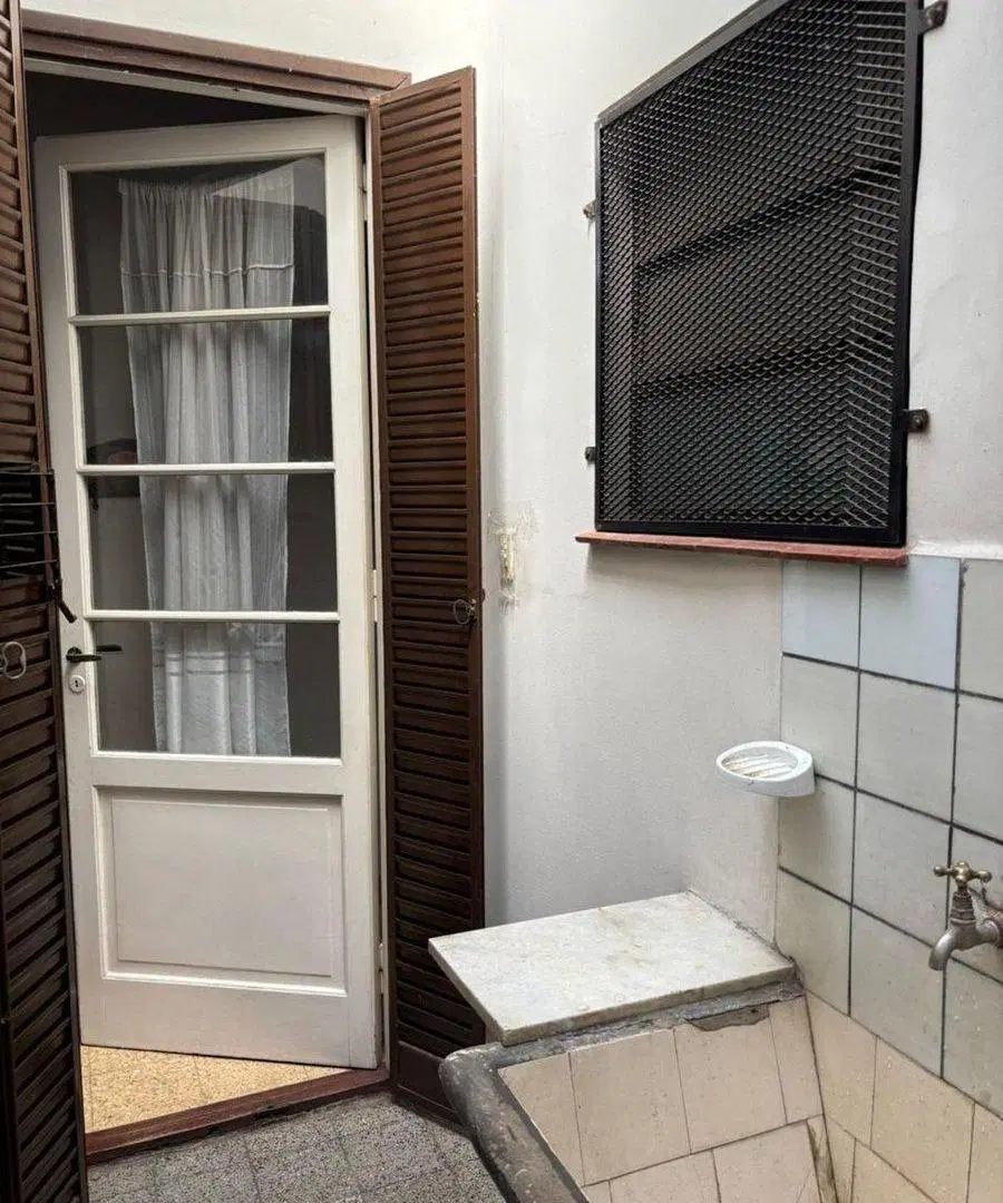 VENTA CASA 4 AMB CON JARDIN,  QUINCHO Y COCHERAS 4