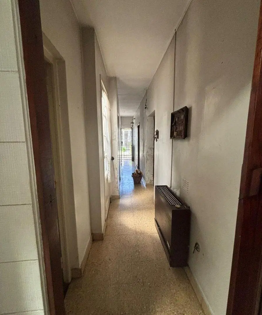 VENTA CASA 4 AMB CON JARDIN,  QUINCHO Y COCHERAS 4