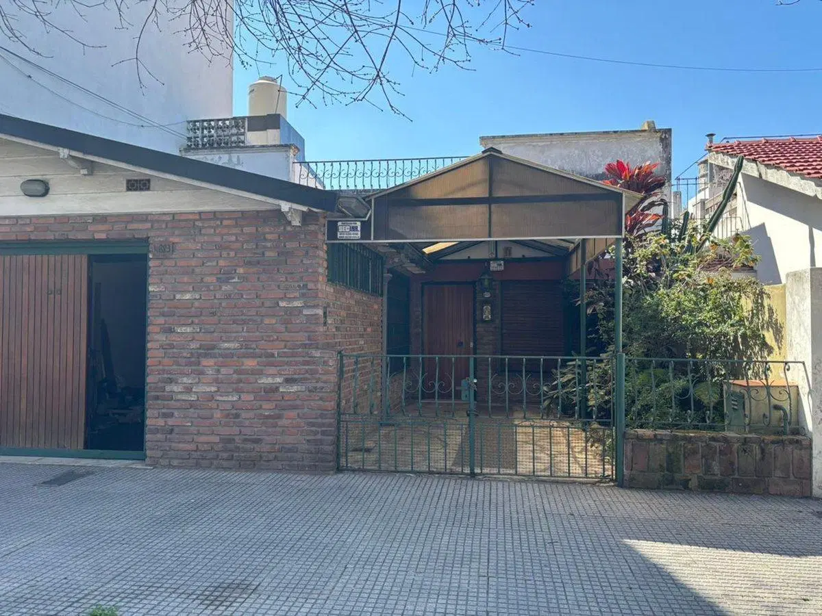 VENTA CASA 4 AMB CON JARDIN,  QUINCHO Y COCHERAS 3