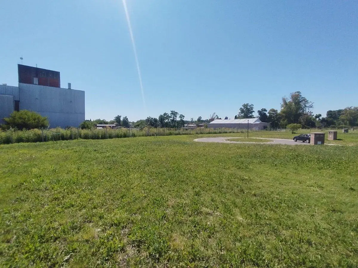 LOTE EN VENTA EN LA POSTA PILAR 2