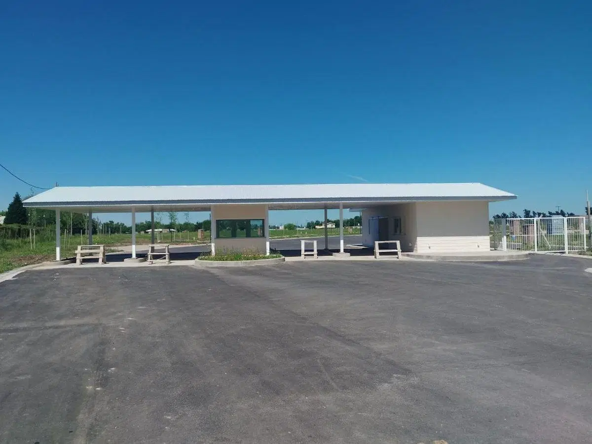 LOTE EN VENTA EN LA POSTA PILAR 4