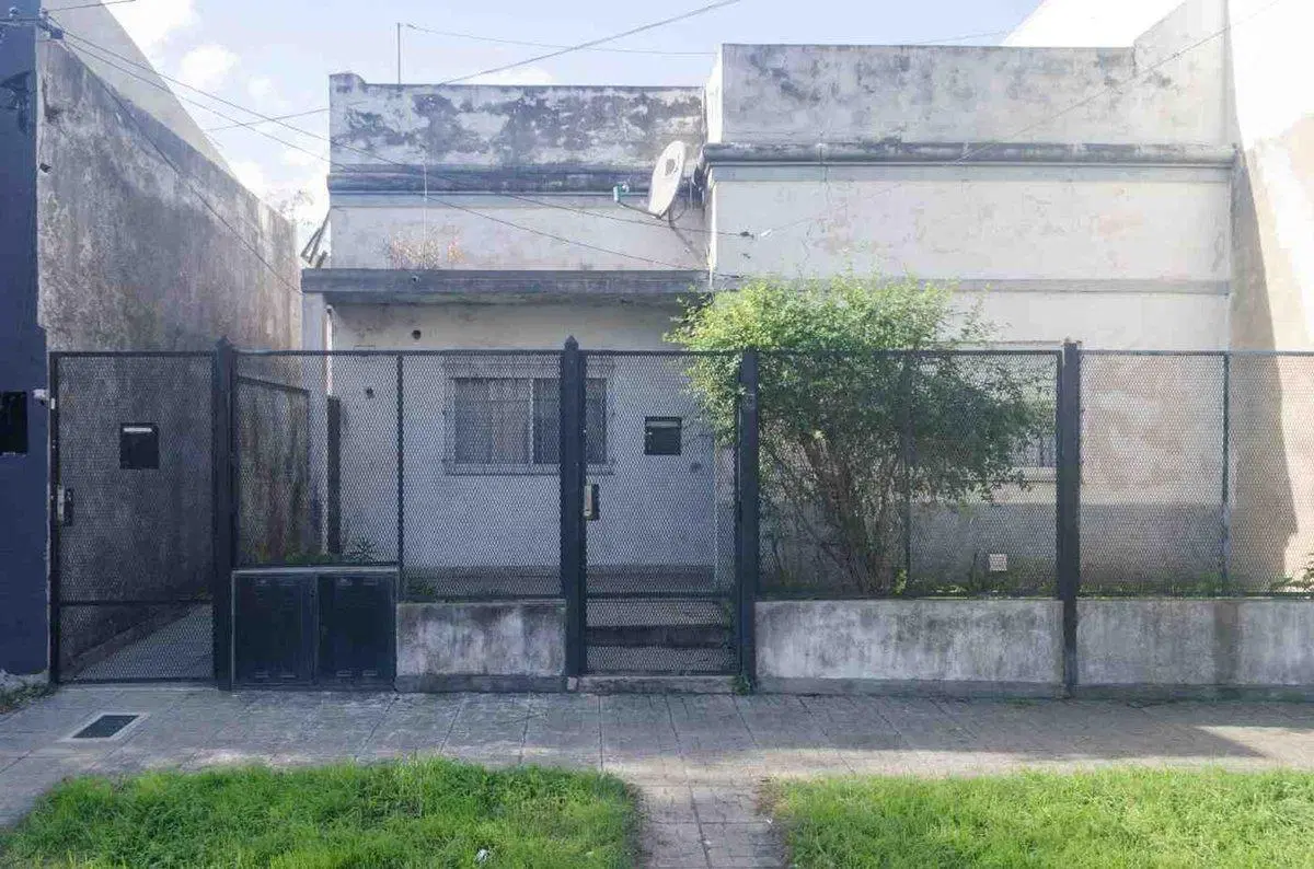 OPORTUNIDAD! 2 propiedades, mismo lote. 3