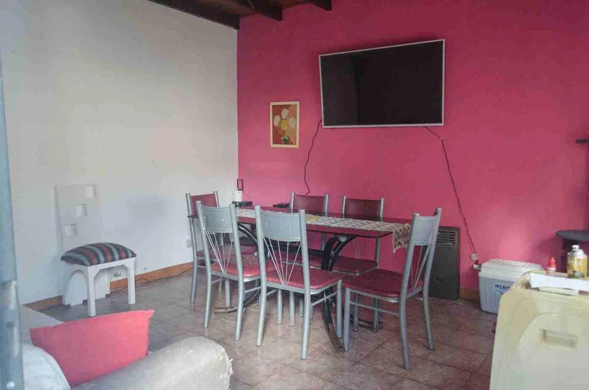 OPORTUNIDAD! 2 propiedades, mismo lote. 2