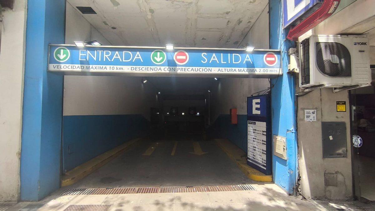 VENTA COCHERA SOBRE AV LAS HERAS EN RECOLETA